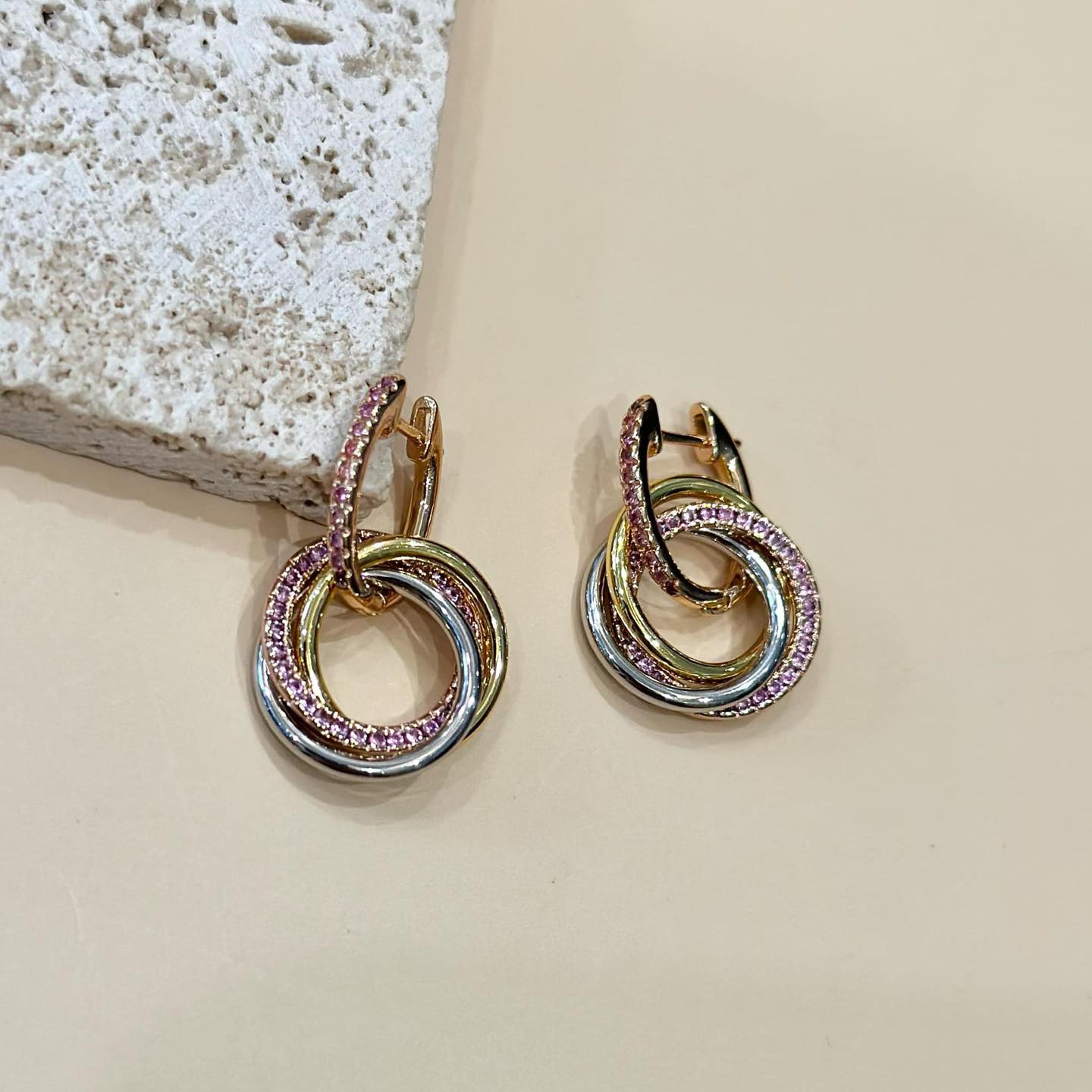 [???] GẠO – Vnxk – chuyên hàng xuất xịn,- độc đáo- giá hợp lý  ? Top1Fashion ?  Sẵn các màu chị em
Đeo 2in 1 ,sắc nét k chê đâu dc
, shares-0✔️ , likes-1❤️️ , date-2025-01-11 12:05:27????????