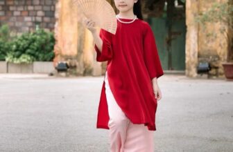 [🆕🇻🇳]  Moana Fashion – Quần áo trẻ em 🧑‍🧒❤️️👶⭐️  Áo dài thấp thoáng đầu xuân
Tết về rộn rã muôn phần niềm vui
– Chất liệu:
+ Áo: Lụa Mĩ
+ Quần: Vải lụa
– Size: 12-40kg
– Giá : 210kThông tin liên hệ , shares-0✔️ , likes-1❤️️ , date-2025-01-06 18:18:46🇻🇳🇻🇳🇻🇳📰🆕