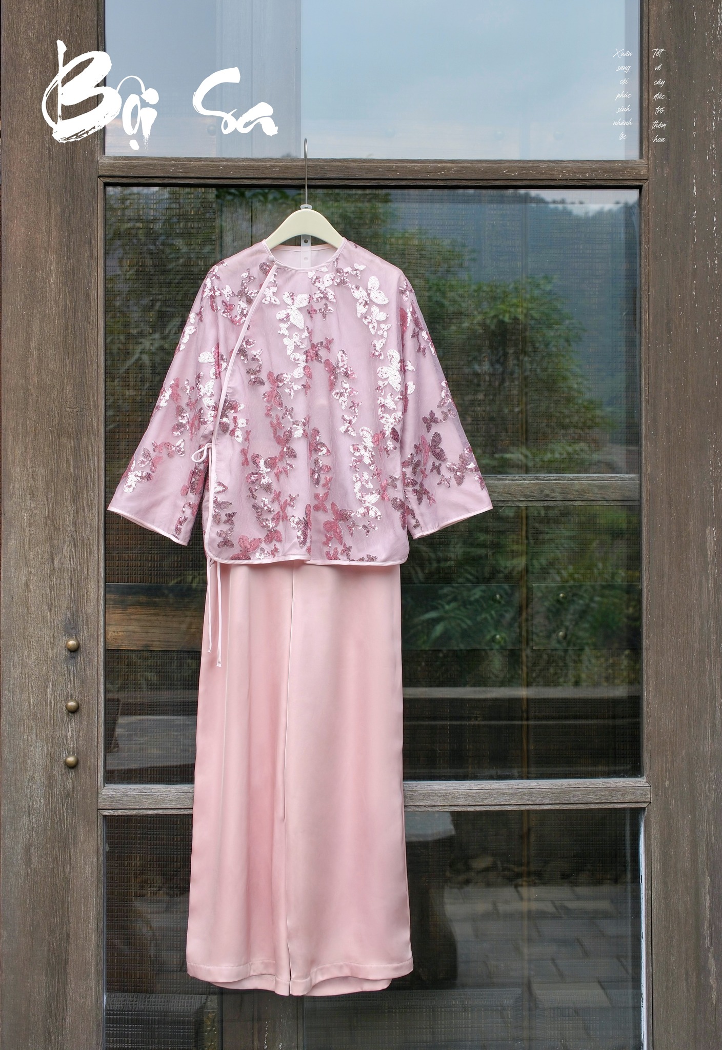 [🆕🇻🇳] H e s T i a 👕 Top1Fashion 👗  𝐏𝐡𝐚́𝐩 𝐩𝐡𝐮̣𝐜 𝐁𝐨̣̂𝐢 𝐒𝐚Trên nền chất liệu tơ phối voan, Hestia khéo léo gửi gắm cánh bướm Xuân rực rỡ như lời hẹn ước về một khởi đầu đầy tươi mới.Diện B , shares-3✔️ , likes-6❤️️ , date-2025-01-09 03:08:50🇻🇳🇻🇳🇻🇳📰🆕