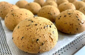 [🆕🇻🇳] Nhà AnAn – chuyên cung cấp rau củ quả hữu cơ, sạch, rõ nguồn gốc từ Đà Lạt 🍔 Top1Food  🍜 Nay bếp ra dư:
Bánh mì mè có khách đặt tiệc nên bếp có làm, dư 3-4 set bánh mì mè nhà mình nha.
2 set sữa chua phô mai Đà Lạt
2 rau câu lá dứa cafe
0.5 , shares-0✔️ , likes-1❤️️ , date-2025-01-10 15:13:44🇻🇳🇻🇳🇻🇳📰🆕