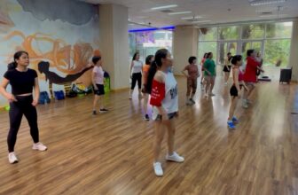 [🆕🇻🇳] FunFit Fitness & Yoga Center 🧘 Top1Yoga 🤸🏻‍♀️ ZUMBA HĂNG SAY THỔI BAY MỠ THỪAChỉ với 60 phút tập luyện, bạn sẽ đốt cháy hàng trăm calo, cải thiện sức khỏe tim mạch và giảm stress hiệu quả.
Hòa mìn , shares-0✔️ , likes-1❤️️ , date-2025-01-09 15:21:31🇻🇳🇻🇳🇻🇳📰🆕