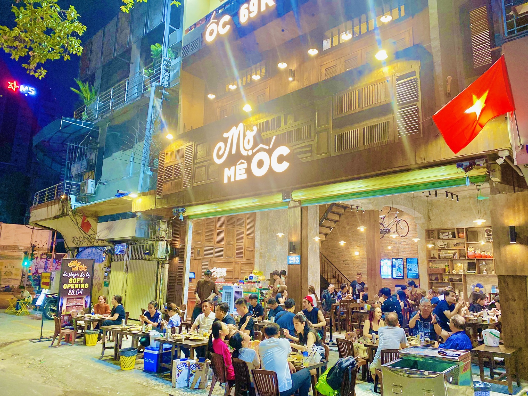 [🆕🇻🇳] MỢ MÊ ỐC – ốc ngon, ốc lạ  🍔 Top1Food  🍜 Xõa cuối tuần cùng món ngon view thoáng cùng Mợ tại 2 chi nhánh siêu HOTTT

 Đặt bàn ngay hôm nay để giữ chỗ và nhận thêm thông tin ưu đãi!
==
MỢ MÊ ỐC – ố , shares-1✔️ , likes-68❤️️ , date-2025-01-11 11:56:03🇻🇳🇻🇳🇻🇳📰🆕