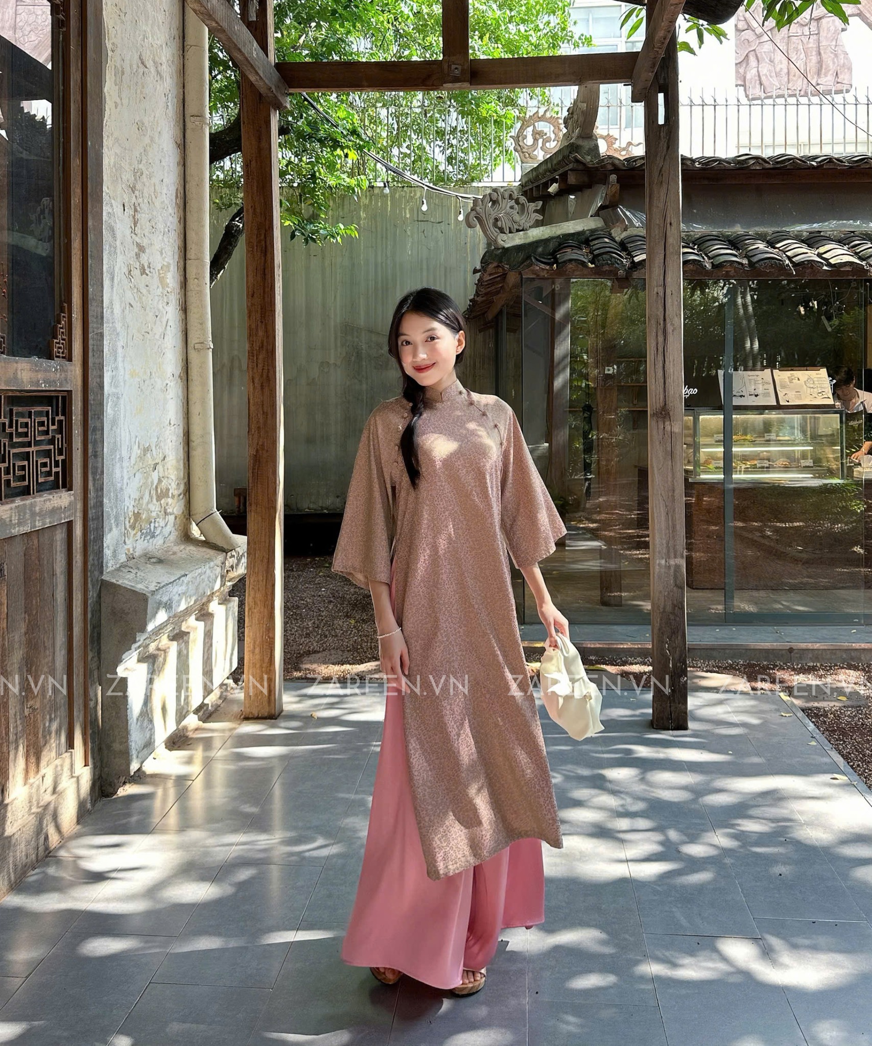 [???] Zareen shop  ? Top1Fashion ?  𝓛𝓲𝓷𝓱 𝓛𝓪𝓷
Mang tà áo dài đến những nơi danh lam thắng cảnh để lưu giữ lại từng cảnh đẹp của quê hương? Đi đến cung thành Huế hay Hội An cổ kính – trong tà á , shares-0✔️ , likes-0❤️️ , date-2025-01-19 15:30:03????????