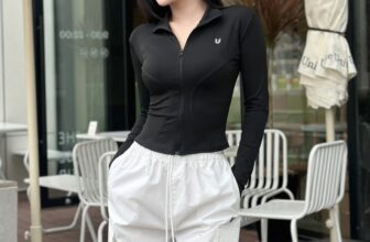 [🆕🇻🇳] Today U wear – thương hiệu đồ tập kết hợp quần áo thường phục (casual wear) 👕 Top1Fashion 👗  𝐌𝐢𝐬𝐬𝐲 𝐉𝐚𝐜𝐤𝐞𝐭 𝐱 𝐂𝐚𝐬𝐬𝐢𝐞 𝐏𝐚𝐧𝐭𝐬 | 𝐃𝐚𝐢𝐥𝐲 𝐂𝐡𝐢𝐜 𝐋𝐨𝐨𝐤 𝐰𝐢𝐭𝐡 𝐓𝐔𝐖Năng động, trẻ trung và cực tôn dáng – áo khoác Missy Jacket cùng quần ống rộng Cassie Pants là o , shares-2✔️ , likes-18❤️️ , date-2025-01-10 22:39:44🇻🇳🇻🇳🇻🇳📰🆕