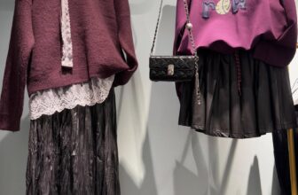 [???] Bcloud – Quần áo giày dép túi xách thời trang  ? Top1Fashion ?  Rinh kẻo hết chị em ơi
Xin mời chị em shopping nào
Có sẵn tại tại các chi nhánh BCLOUD
#BCLOUD
Add 1 : 158 Bà Triệu – Đồng Hới – Quảng Bình
Add 2 : 24 , shares-1✔️ , likes-17❤️️ , date-2025-01-13 02:48:55????????