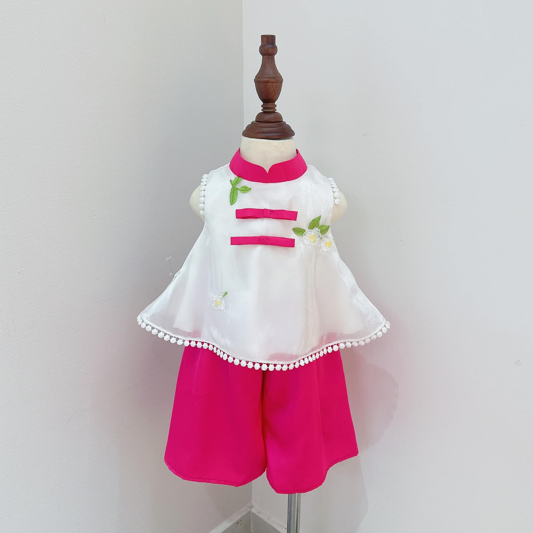 [🆕🇻🇳]  Shop mẹ Nam chuyên hàng thời trang trẻ em cao cấp 😎❤️️⭐️ Áo len dày đẹp em còn size 130 từ 20-23kg sale #160k để cắt mã ạ
, shares-0✔️ , likes-1❤️️ , date-2025-01-12 02:18:32🇻🇳🇻🇳🇻🇳📰🆕