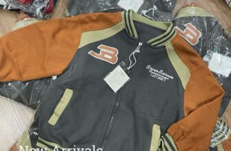 [🆕🇻🇳] Giang Kids- thời trang cao cấp cho bé 🧑‍🧒❤️️👶⭐️ E còn mấy áo bomber lẻ sz em  xả nốt nghỉ tết nha!!!
Áo nâu còn sz 120–160>>> sale 299k ( giá cũ 390k)
Áo đỏ còn 120-130-140-150–> sale 289k  ( giá cũ 38 , shares-0✔️ , likes-0❤️️ , date-2025-01-09 11:37:35🇻🇳🇻🇳🇻🇳📰🆕