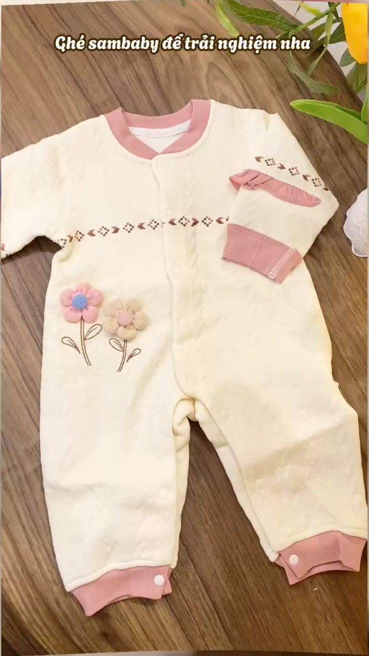 [🆕🇻🇳]  Made By Hằng – chuyên đồ len hanmade 🧑‍🧒❤️️👶⭐️ Chiếc body liền thân cotton trần bông,hoạ tiết hoa nổi ấm xinh
 , shares-0✔️ , likes-2❤️️ , date-2025-01-13 21:00:31🇻🇳🇻🇳🇻🇳📰🆕