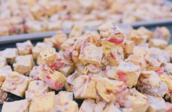 [🆕🇻🇳] Jasmine-tiệm bánh nhỏ xinh chuyên bánh mì, bánh kem Whipping chất lượng cao 🍔 Top1Food  🍜 BÔNG TUYẾT TRỨNG MUỐI thơm ngon ngậy, thêm Dâu sấy chua ngọt và hạt hạnh nhân bùi béo.Bánh vừa lên sẵn cùng các loại Kẹo tết nhen#bakery #cakes #cake , shares-0✔️ , likes-0❤️️ , date-2025-01-12 16:59:13🇻🇳🇻🇳🇻🇳📰🆕