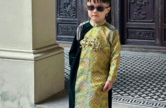 [🆕🇻🇳]  BABY MILO – Cửa hàng quần áo sơ sinh & trẻ em🧑‍🧒❤️️👶⭐️ Eo ơi tâm đắc mẫu 𝐀́𝐨 𝐃𝐚̀𝐢 𝐏𝐡𝐮́ 𝐐𝐮𝐲́ quá cơ
Chất lòiii =))
Em có 3 mẫu  cụ thể như sau nha
Phú Quý Xanh – khánh ngang (ảnh 1)
Phú Quý Đỏ – khánh ngang  , shares-0✔️ , likes-0❤️️ , date-2025-01-11 19:00:06🇻🇳🇻🇳🇻🇳📰🆕