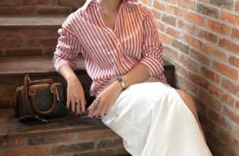 [???] ELIS Shop vnxk – 12 thiên hộ dương p1 Q. Gò vấp HCM  ? Top1Fashion ?  Chiếc sơ mi t m phải nói quá xuất sắc từ chất đến màu , vải Oxford dư chuẩn của nhà máy , lên form chuẩn , nhận hàng chị em phải khen xịn , sơ mi em bán nh , shares-0✔️ , likes-0❤️️ , date-2025-01-13 18:38:19????????