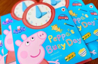 [???]  Tiệm Mẹ Cải chuyên săn sales, order thời trang thiết kế nội địa Hàn, thực phẩm & đồ dùng cho mọi nhà ?‍?❤️️?⭐️  Nhà xuất bản xả mã, em ôm về cho cả nhà đây ạ
Dù bé học hay làm quà tặng đều thích mê ý
Peppa’s Busy Day Clock BookPeppa’s Busy Day Clock Book là m , shares-0✔️ , likes-0❤️️ , date-2025-01-14 06:30:43????????