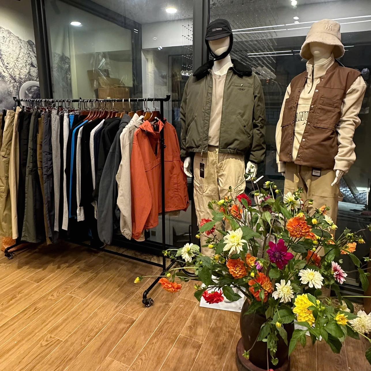 [🆕🇻🇳] The Gate – VNXK 👕 Top1Fashion 👗  Lạnh lạnh qua ngay #THEGATE sắm áo ấm diện Tết đi ạ  Già Trẻ Gái Trai đủ cả ạHàng có sẵn tại các cơ sở #TheGate
_______________
Địa chỉ cửa hàng:
• 27 N , shares-0✔️ , likes-13❤️️ , date-2025-01-12 03:15:25🇻🇳🇻🇳🇻🇳📰🆕