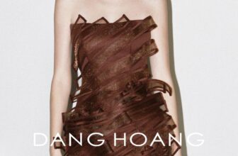 [🆕🇻🇳] DANG HOANG – Thiết kế & Thời trang 👕 Top1Fashion 👗  Tofifi Dress – lấy cảm hứng từ những cánh hồng vừa chớm nở, mẫu thiết kế tôn lên vẻ đẹp trẻ trung, sang trọng và phá cách .
Tông màu nâu toffee thời thượng , shares-1✔️ , likes-9❤️️ , date-2025-01-13 20:40:59🇻🇳🇻🇳🇻🇳📰🆕