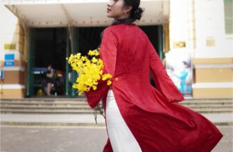 [🆕🇻🇳] FM Style Dĩ An, Bình Dương – thương hiệu bán lẻ thời trang nổi tiếng 👕 Top1Fashion 👗   Nàng thơ Hà Trúc Linh duyên dáng trong tà áo dài đỏ rực rỡ từ BST EM XUÂN của VM STYLE.
Gam màu đỏ tươi tắn, từng đường nét thướt tha giúp tôn lên vẻ đẹp , shares-0✔️ , likes-1❤️️ , date-2025-01-13 19:00:01🇻🇳🇻🇳🇻🇳📰🆕