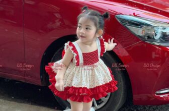 [🆕🇻🇳]  BB design – Chuyên đồ thiết kế dành cho mẹ và công chúa nhỏ 🧑‍🧒❤️️👶⭐️ Mã cuối cùng của năm quá xuất sắc các bác ơi, màu đỏ đô siêu tôn da, form ngắn lộ chip bồng xoè, smock tỉ mỉ. Quá xứng đáng diện M1 luôn ạ.Sẵn shipppppp , shares-1✔️ , likes-8❤️️ , date-2025-01-17 00:31:04🇻🇳🇻🇳🇻🇳📰🆕