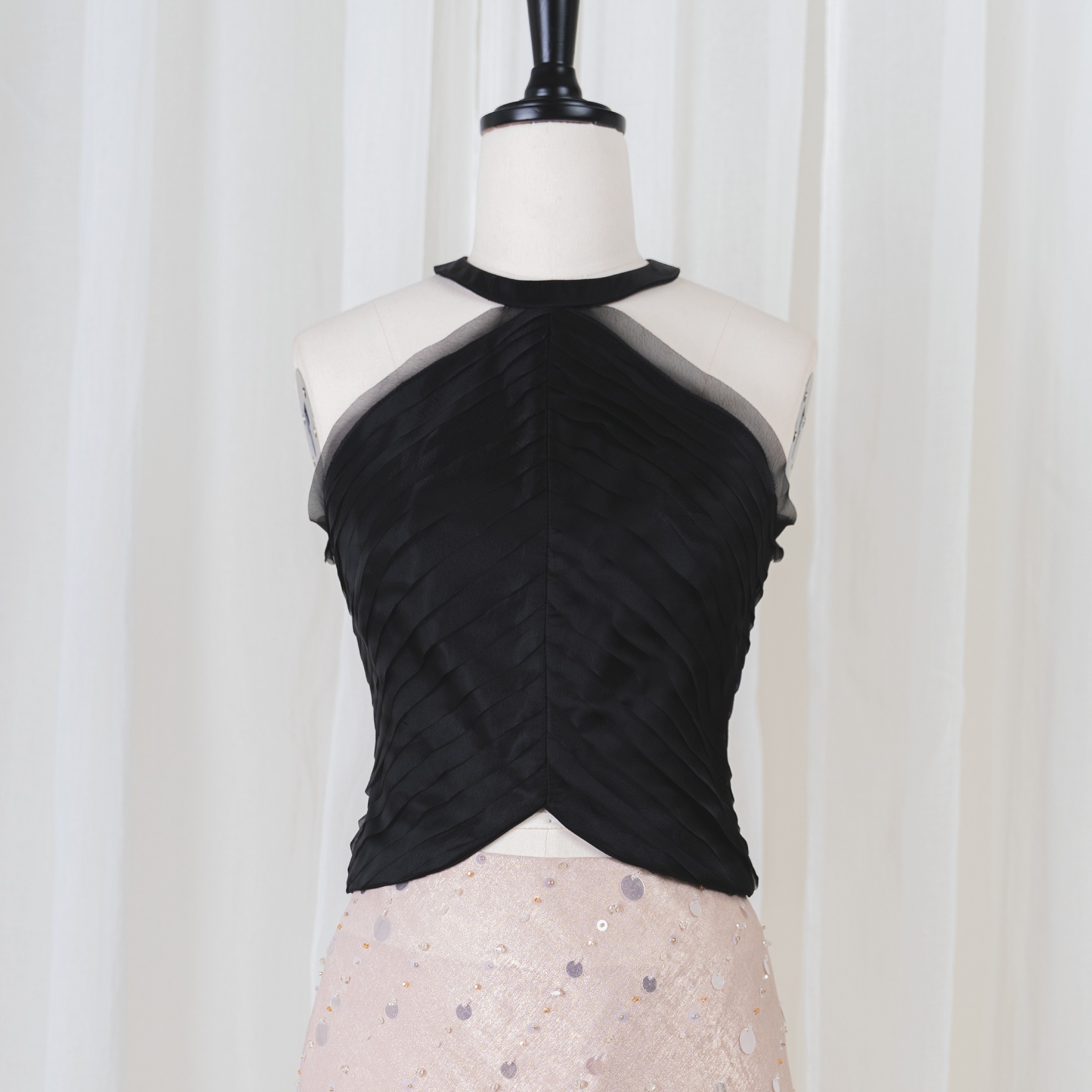 [🆕🇻🇳] The MAVEN – Fashion Brand 👕 Top1Fashion 👗  We add more sparkling detail at the body of the skirt to make a beautiful effect for the overall Lucca SetLUCCA TOP
S | M | LLUCCA SKIRT
S | M | L  , shares-2✔️ , likes-2❤️️ , date-2025-01-28 16:00:20🇻🇳🇻🇳🇻🇳📰🆕