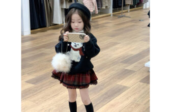 [🆕🇻🇳] MinMin Kids- Chuyên quần áo trẻ em xuất xịn và QCCC 🧑‍🧒❤️️👶⭐️ Váy caro đỏ nhà Cherrycoco xinh lắm ạ. Mix áo nào cũng xinh
, shares-1✔️ , likes-0❤️️ , date-2025-01-13 17:34:29🇻🇳🇻🇳🇻🇳📰🆕