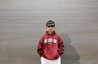 [🆕🇻🇳]  Hoàng Anh Kids 🧑‍🧒❤️️👶⭐️ Chụp vội cho các bác ngắm. Nỉ mũ có lót nhẹ thôi ạ. Ấm nha. Đỏ tết mặc hợp luôn
Sz :120-160 ạ
, shares-0✔️ , likes-2❤️️ , date-2025-01-17 03:49:44🇻🇳🇻🇳🇻🇳📰🆕