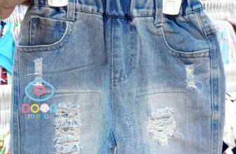 [🆕🇻🇳]  Door to door – Chuyên quần áo, giày dép và phụ kiện cho bé 😎❤️️⭐️ 𝐒𝐇𝐎𝐑𝐓 𝐉𝐄𝐀𝐍 𝐏𝐇𝐎𝐌 𝐂𝐔̛̣𝐂 Đ𝐄̣𝐏 𝐂𝐇𝐎 𝐁𝐄́ 𝐃𝐈𝐄̣̂𝐍 𝐓𝐄̂́𝐓
Mẫu mới về cực style hot hit, chất jean mềm mịn, co giãn.
Lưng thun thoải mái, lưng nút gài có tăng chỉnh l , shares-0✔️ , likes-0❤️️ , date-2025-01-14 04:02:44🇻🇳🇻🇳🇻🇳📰🆕