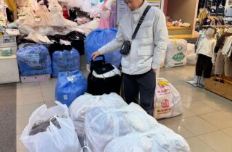 [🆕🇻🇳] Ri. – Baby Korea Style – Ri chuyên cung cấp những s/p quần áo, phụ kiện Baby chính hãng cao cấp của Hàn Quốc 🧑‍🧒❤️️👶⭐️ Chân dung của anh chàng đi pick đồ cho các bác mấy tuần nay đây ạ . Em cũng méo hiểu sao lần nào đi sang du lịch cũng ốm lăn ốm lóc nhưng đi pick đồ cho mấ , shares-0✔️ , likes-34❤️️ , date-2025-01-15 03:06:53🇻🇳🇻🇳🇻🇳📰🆕