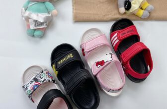 [🆕🇻🇳] À ơi baby – Đồ em bé, Đồ trẻ em 🧑‍🧒❤️️👶⭐️  HÀNG MỚI VỀ
– Mẫu dép dành cho các bé tập đi rất nhẹ, đế êm, quai da mềm.
– Kiểu thiết kế cực đáng yêu, quai dạng dán tiện lợi dễ dàng cho chân bé,
– Đế  , shares-0✔️ , likes-1❤️️ , date-2025-01-13 16:10:49🇻🇳🇻🇳🇻🇳📰🆕