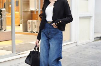 [🆕🇻🇳] CEVONNI 👕 Top1Fashion 👗  𝐇𝐎𝐋𝐈𝐃𝐀𝐘 𝐒𝐀𝐋𝐄: 𝟓𝟎% 𝐎𝐅𝐅 | 𝐂𝐄𝐕𝐎𝐍𝐍𝐈 𝐊𝐍𝐈𝐓 𝐓𝐎𝐏 𝐈𝐍 𝐁𝐋𝐀𝐂𝐊SALE 50% mẫu áo len cardigan phiên bản màu đen cho nàng đa dạng bản phối và phong cách!Chất len mềm m , shares-0✔️ , likes-11❤️️ , date-2025-01-17 15:00:03🇻🇳🇻🇳🇻🇳📰🆕