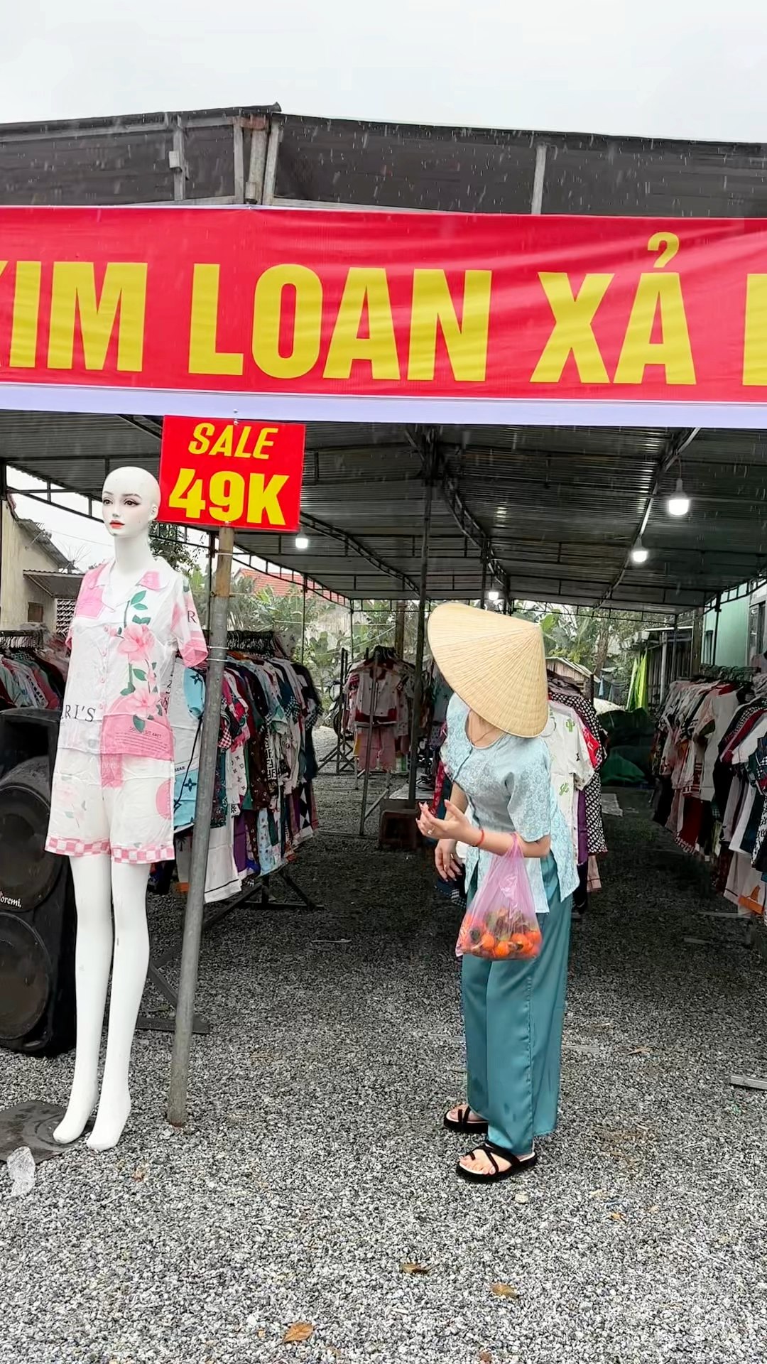 [🆕🇻🇳] THỜI TRANG KIM LOAN- RẺ – ĐẸP – CHẤT LƯỢNG 👕 Top1Fashion 👗  Bà khách vô duyên này mà mở hàng chắc ông chủ dí chạy không kịp 
 , shares-0✔️ , likes-16K❤️️ , date-2025-01-16 18:19:47🇻🇳🇻🇳🇻🇳📰🆕