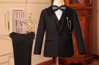 [🆕🇻🇳]  MMKID aims to bring kids the most high fashionable and high quality party design 🧑‍🧒❤️️👶⭐️ Set Vest thiết kế cao cấp cho bé với tone đen sang trọng, phần cổ phối lụa mềm mại tạo điểm nhấn hài hoà cho set đồ. Mẹ inbox chiều cao cân nặng của bé để  , shares-0✔️ , likes-0❤️️ , date-2025-01-14 01:09:03🇻🇳🇻🇳🇻🇳📰🆕