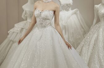 [🆕🇻🇳] La Rosa Bridal – Makeup – wedding dress and more ..! 🤵🏻 Top1Wedding 👰🏻  Bạn có muốn thử chiếc váy cưới với  điểm nhấn là một chiếc eo được cut-out vô cùng tinh tế và hack eo triệt để không nào?
Chắc hẳn là các nàng sẽ có chút d , shares-1✔️ , likes-8❤️️ , date-2025-01-15 20:35:31🇻🇳🇻🇳🇻🇳📰🆕