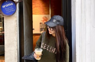 [???] V.I.C – XUẤT KHẨU – Hàng xuất khẩu có sẵn ? Top1Fashion ?  CE.LINE KNIT SWEATERMột em áo len Ce.line màu rêu cực đẹp, hàng cao cấp chất liệu len và form dáng max đẹp chị em ạ.—
Hàng xuất khẩu có sẵn.
—
CONT , shares-0✔️ , likes-1❤️️ , date-2025-01-17 18:30:04????????