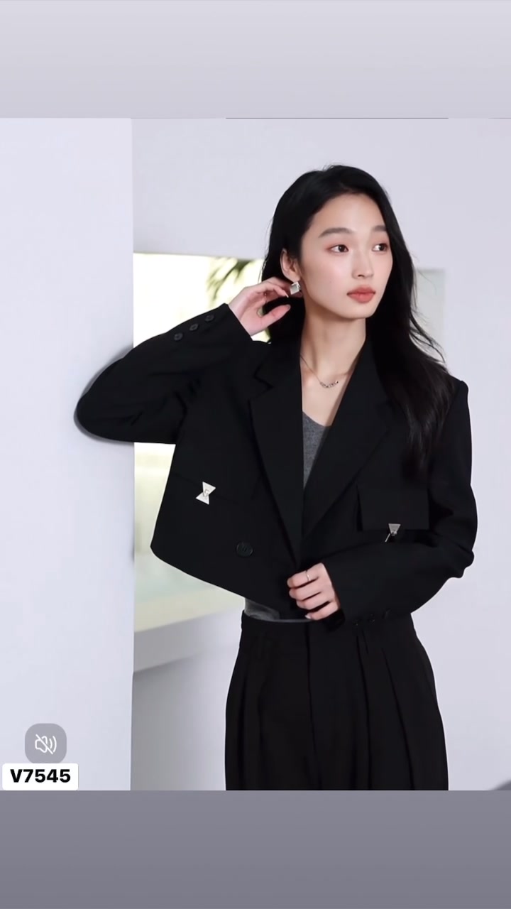 [???] Eliver Since 2013 – Thương hiệu thời trang mang phong cách Thanh lịch ? Top1Fashion ?   , shares-0✔️ , likes-0❤️️ , date-2025-01-15 23:51:22????????