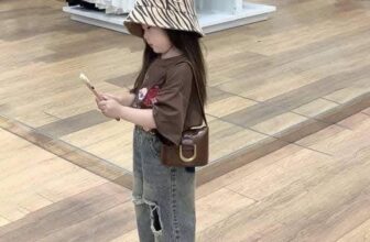 [???]  HTB STORE Chuyên Thời Trang Trẻ Em  ?‍?❤️️?⭐️ Bộ áo thun cotton hoạ tiết và quần xuông rách gối phong cách hàn cho bé gái #200k
Size 1-10 (8-30kg)
, shares-0✔️ , likes-0❤️️ , date-2025-01-17 00:42:11????????