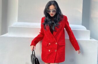 [🆕🇻🇳] Chemise by Zizichan – Vest, Blazer thiết kế được may thủ công 👕 Top1Fashion 👗  Mời các nàng nhanh tay cho mã dạ tweed đỏ xinh, lung linh diện tết , 1.500k giảm còn 800K/ áo
Hiện còn 2S 1M
Chú ý hàng sale shop ko ship cod , khách vu , shares-0✔️ , likes-4❤️️ , date-2025-01-16 16:55:30🇻🇳🇻🇳🇻🇳📰🆕