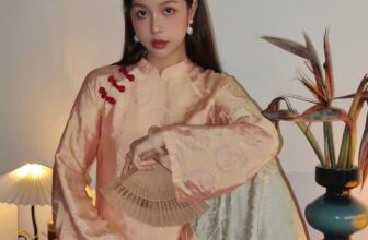 [🆕🇻🇳] Huong Boutique – Định hướng phong cách thời trang 👕 Top1Fashion 👗  𝐇𝐔𝐎𝐍𝐆 𝐱 𝐂𝐡𝐢 𝐋𝐞̂ | 𝐑𝐚̣𝐧𝐠 𝐫𝐨̛̃ 𝐭𝐫𝐨𝐧𝐠 𝐭𝐚̀ 𝐚́𝐨 𝐝𝐚̀𝐢 𝐭𝐫𝐮𝐲𝐞̂̀𝐧 𝐭𝐡𝐨̂́𝐧𝐠Nàng thơ Chi Lê rạng rỡ trong tà áo dài truyền thống nhà HUONG. Thiết kế với tà chính v , shares-4✔️ , likes-47❤️️ , date-2025-01-18 21:00:10🇻🇳🇻🇳🇻🇳📰🆕