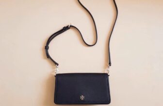 [🆕🇻🇳] Tạp Hoá Xuất Xịn – 02 – Cửa hàng quần áo 👕 Top1Fashion 👗  #OFF : 1850k
Túi T..ory nắp gập 2in1 mini, thiết kế nhỏ gọn tiện lợi
KT : 20 x 11 x 4cm
( hàng sale k đổi trả )
, shares-0✔️ , likes-1❤️️ , date-2025-01-22 02:29:26🇻🇳🇻🇳🇻🇳📰🆕