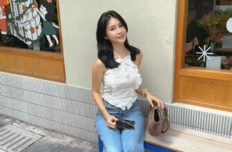 [🆕🇻🇳] The MAVEN – Fashion Brand 👕 Top1Fashion 👗  Pretty Janiss Foong @janiss_foong choose Hannah Top in elegant white tone to combine with light blue jeans for her weekend coffee dateThank you for insp , shares-1✔️ , likes-9❤️️ , date-2025-01-27 00:00:18🇻🇳🇻🇳🇻🇳📰🆕