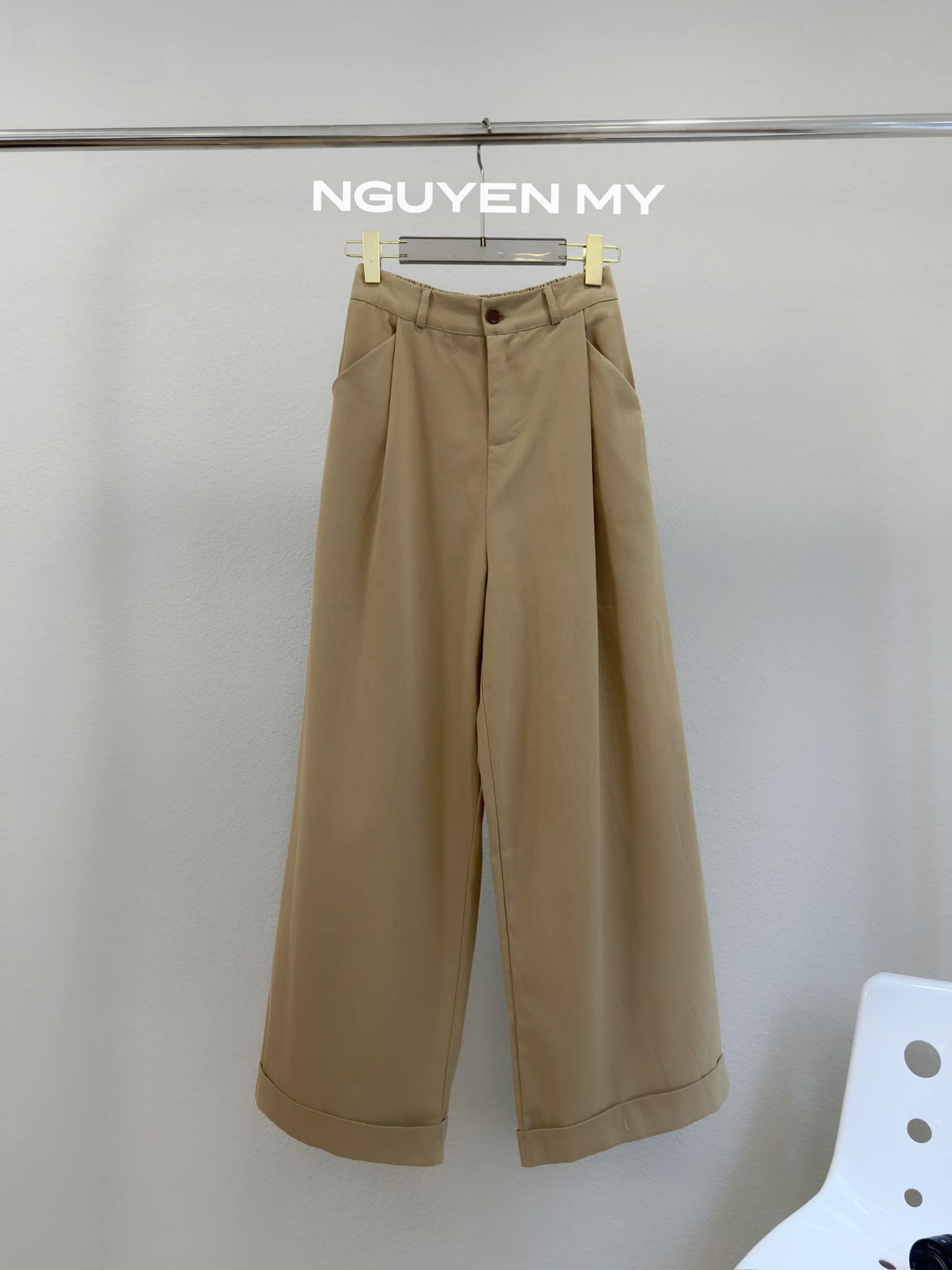 [🆕🇻🇳] Nguyen My – Cửa hàng quần áo 👕 Top1Fashion 👗  Quần kaki ống xuông rất dễ mix match , chưa kịp lên ảnh đã bán kha khá tại shop rồi nên e My còn ít thôi ạ. Khách iu ghé e sớm nha
Kênh shopee :
________ , shares-0✔️ , likes-2❤️️ , date-2025-01-20 15:55:05🇻🇳🇻🇳🇻🇳📰🆕
