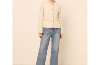 [🆕🇻🇳] LEMAO – VietNam factory outlet 👕 Top1Fashion 👗  [JJ .G] Glitter Tweed Round Neck Jacket- 55 66 77
E mời mẫu xinh đến cuối năm rồi nên chỉ ra khoác đẹp diện Tết số lượng ít cho mọi người thôi ạ . Chất đẹ , shares-0✔️ , likes-1❤️️ , date-2025-01-18 19:49:37🇻🇳🇻🇳🇻🇳📰🆕