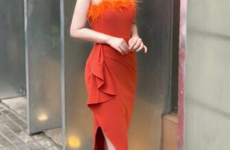 [🆕🇻🇳]  Shop TS Thiết kế cao cấp 😎❤️️⭐️ Em hottttt hít về hàng đợt cuối rồi nha các ty ơi
Chất liệu thun umi hàn phối lông vũ xinh yêu và điệu đà hết ý luôn ạ
Nhận hàng được kiểm tra thoải mái t , shares-0✔️ , likes-6❤️️ , date-2025-01-17 22:52:56🇻🇳🇻🇳🇻🇳📰🆕