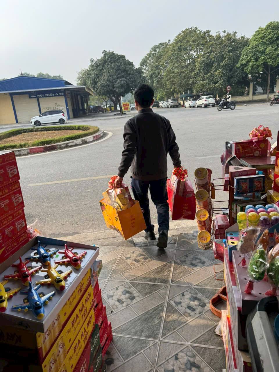 [🏘🇻🇳] Vinhomes là Công ty Kinh doanh và Quản lý bất động sản của Tập đoàn Vingroup 🏙 Top1Land 🏘 – VINHOMES CUNG CHÚC TÂN XUÂN 2025 – NĂM MỚI AN KHANG, LỘC SANG PHÚ QUÝ🧧 Mai đào k …