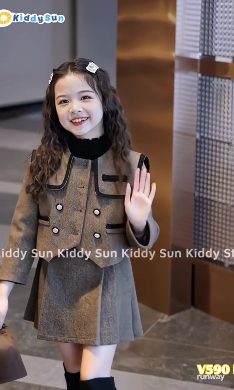 [🆕🇻🇳] Kiddy Sun Việt Nam – KIDDY SUN CHÚNG MÌNH RA ĐỜI VÌ TÌNH YÊU VỚI TRẺ THƠ 💖 🧑‍🧒❤️️👶⭐️  Tết đã đến rồi, sắm đồ xinh đi chụp ảnh nào!
Set dạ xinh xắn sang chảnh giúp con cực kì tỏa sáng trong nhưng khung hình ngày Tết này.
Màu sắc sang trọng,  , shares-0✔️ , likes-2❤️️ , date-2025-01-20 17:07:06🇻🇳🇻🇳🇻🇳📰🆕