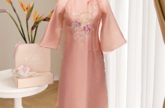 [🆕🇻🇳] Thời Trang Thiết Kế – Kate By Linh Nguyen👕 Top1Fashion 👗  ÁO DÀI HẠC VŨ: 𝑁𝑒́𝑡 đ𝑒̣𝑝 𝑡ℎ𝑎𝑛ℎ 𝑡𝑎𝑜 𝑡𝑟𝑜𝑛𝑔 𝑡𝑎̀ 𝑎́𝑜 𝑑𝑎̀𝑖 𝑡𝑟𝑢𝑦𝑒̂̀𝑛 𝑡ℎ𝑜̂́𝑛𝑔Áo dài Hạc Vũ phiên bản cổ tết sam xu hướng trên thước vải tơ vân mềm óng tôn lên n , shares-3✔️ , likes-7❤️️ , date-2025-01-19 04:55:00🇻🇳🇻🇳🇻🇳📰🆕