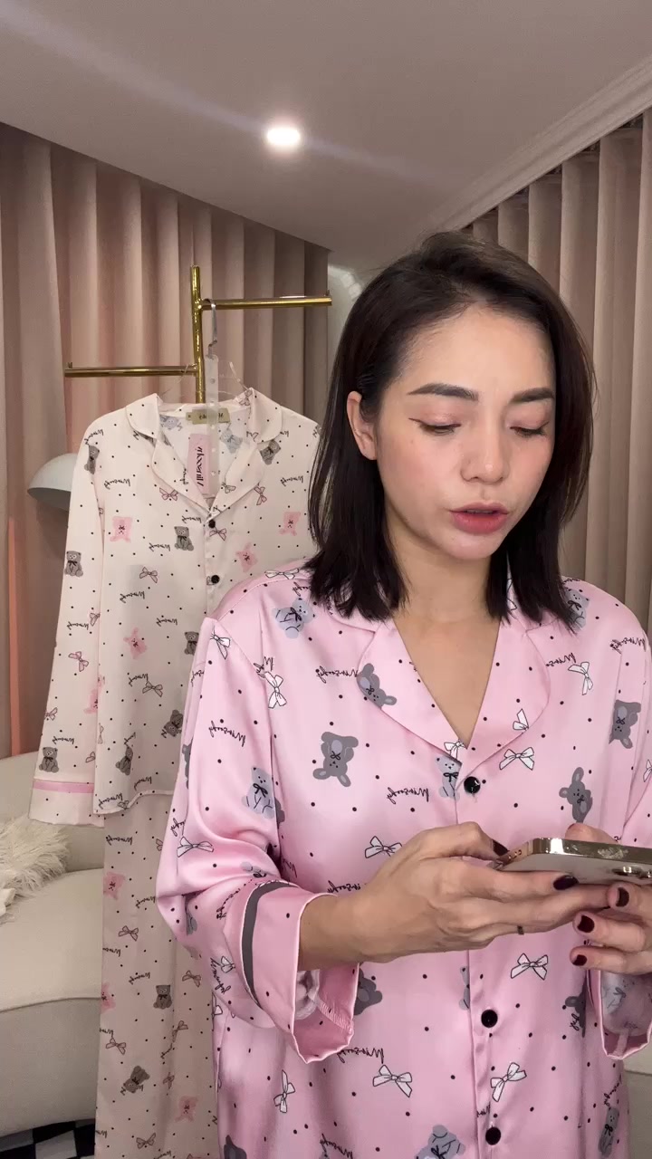 [???] NHAT HUY – Hàng hiệu xuất xịn ? Top1Fashion ?  Dư độc 1c duy nhất ạ ___BARBOUR men
•Áo chần bông Nam full xịn mầu rêu.
•  size :38
Gu bác nào ib e
#NHẬT_HUY_92TôHiếnThành
HÀNG SẴN Ở , shares-0✔️ , likes-3❤️️ , date-2025-01-21 20:09:25????????