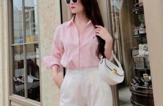 [???] ELIS Shop vnxk – 12 thiên hộ dương p1 Q. Gò vấp HCM  ? Top1Fashion ?  Shop còn 1c sz S, chất vải oxford dày dặn lên đứng form
Form suông rộng nhẹ—————————GIÁ CÔNG KHAI Ở GROUP:
, shares-0✔️ , likes-1❤️️ , date-2025-01-20 21:58:12????????