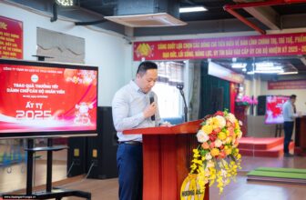 [🆕🇻🇳] Hương Anh Yoga Center 🧘 Top1Yoga 🤸🏻‍♀️  Nhân dịp Tết Nguyên đán 2025, Công ty TNHH Du lịch và Yoga Hương Anh đã tổ chức một buổi lễ trao quà Tết thật ấm áp và ý nghĩa cho toàn thể cán bộ nhân vi , shares-1✔️ , likes-40❤️️ , date-2025-01-20 23:03:32🇻🇳🇻🇳🇻🇳📰🆕