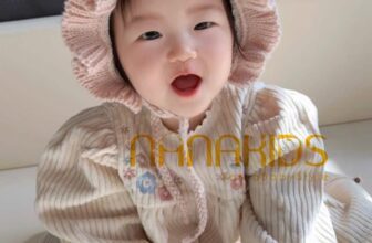 [🆕🇻🇳] NanaKids – Thời trang trẻ em Hàn Quốc 🧑‍🧒❤️️👶⭐️  Feedback em bé đội mũ len #HappyPrince
Mẹ theo style công chúa ko thể bỏ qua mẫu này ạ
Hàng sẵn ship———
Cam kết authentic 100%
182 Hồng Bàng, TP  , shares-0✔️ , likes-1❤️️ , date-2025-01-21 20:28:40🇻🇳🇻🇳🇻🇳📰🆕
