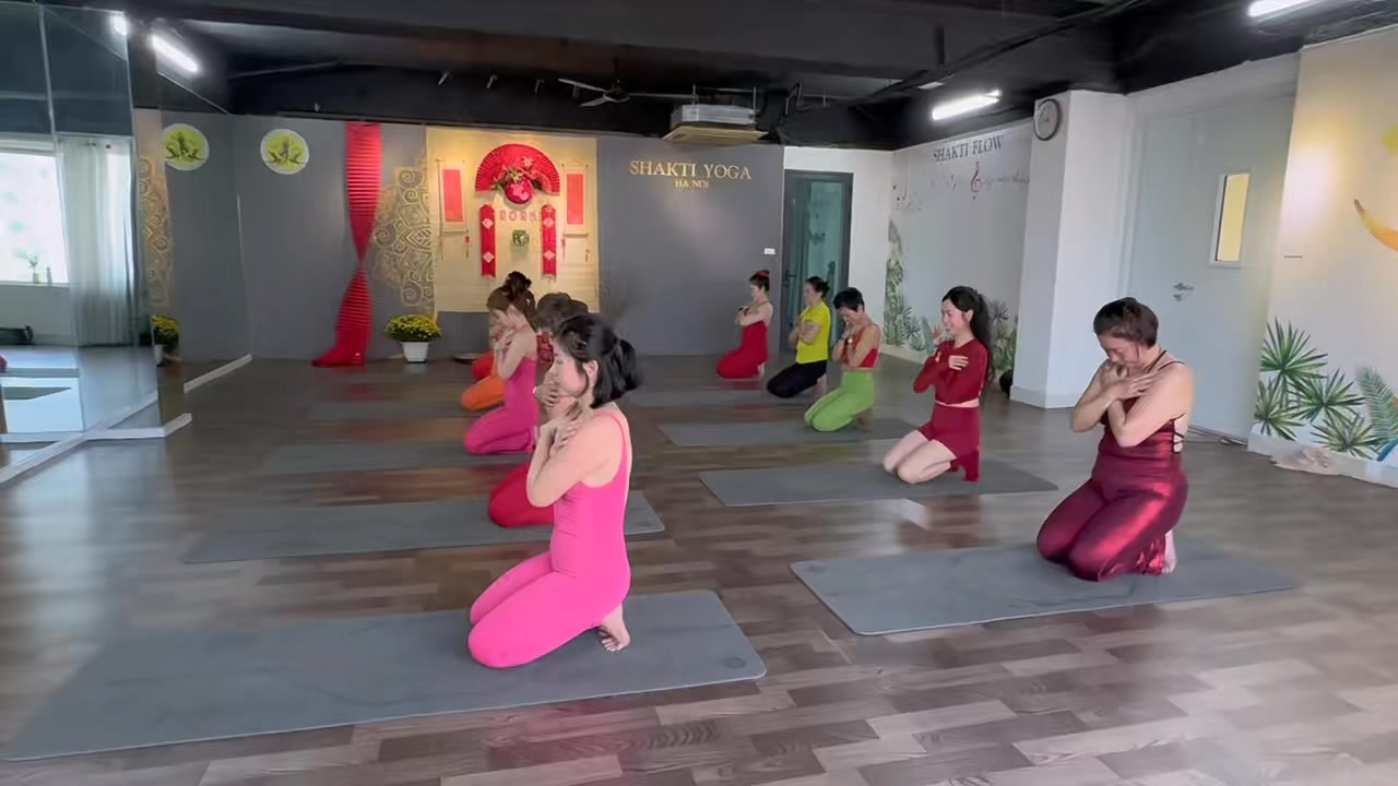 [???] Shakti Yoga Hà Nội – Số 1 về đào tạo HLV Yoga ? Top1Yoga ??‍♀️ Nghe xuân về trong ‘Phút giao thừa lặng lẽ’

Một năm lại qua đi với biết bao kỷ niệm vui, buồn được bùi ngùi nhớ lại trong khoảnh khắc giao thừa ‘thì thầm  , shares-0✔️ , likes-7❤️️ , date-2025-01-22 16:00:53????????