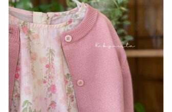 [🆕🇻🇳]  Babynista – Cung cấp quần áo trẻ em xuất khẩu, Cambodia,Thailan, Nhật.. 🧑‍🧒❤️️👶⭐️ Tản mạn một ngày cuối năm với gam màu nhẹ nhàng ấm áp dễ chịuMẹ nào mua cardigan này rồi thì giờ chỉ việc rước em đầm hoa vintage này nữa là đủ bộ ạ. Qu , shares-0✔️ , likes-2❤️️ , date-2025-01-24 17:12:04🇻🇳🇻🇳🇻🇳📰🆕