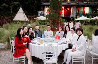 [🆕🇻🇳] Huyền Nguyễn Yoga 🧘 Top1Yoga 🤸🏻‍♀️  Một buổi chiều ấm áp tại xứ Thanh cùng người chị Hồng Nhung Trịnh và Cúc Lê trong buổi tiệc cuối năm của Học Viện Quốc Tế DAIRLING YOGA.Yoga không chỉ c , shares-0✔️ , likes-8❤️️ , date-2025-01-23 01:00:06🇻🇳🇻🇳🇻🇳📰🆕